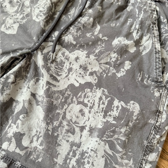 VRST | Mens Small Monochromatic Floral Grey 7" Lyocell Shorts Drawstring Waist - Picture 3 of 7